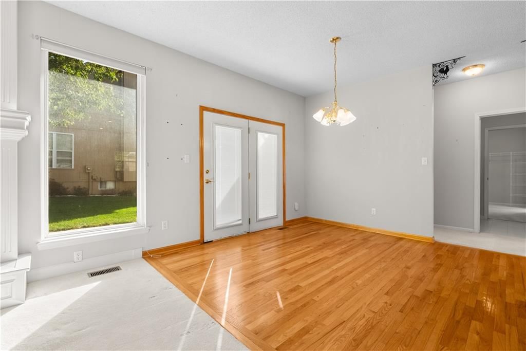 Photo 13 of 35 - 3107 S Cochise Avenue