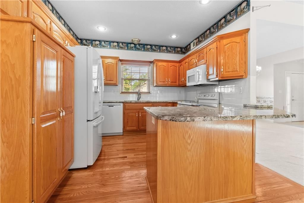 Photo 15 of 35 - 3107 S Cochise Avenue