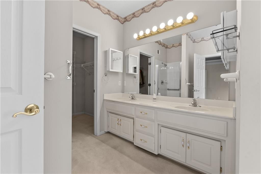 Photo 20 of 35 - 3107 S Cochise Avenue