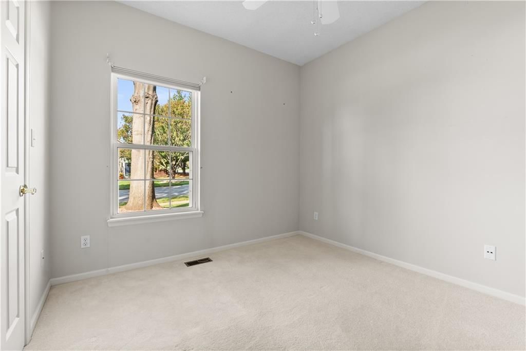 Photo 23 of 35 - 3107 S Cochise Avenue