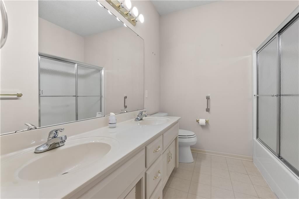Photo 26 of 35 - 3107 S Cochise Avenue