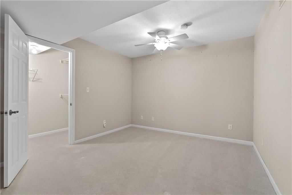 Photo 28 of 35 - 3107 S Cochise Avenue