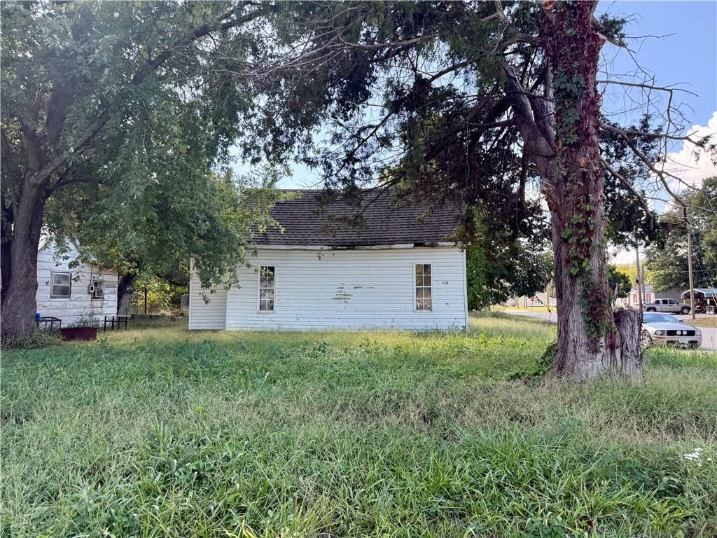 801 E Park Street — photo 2