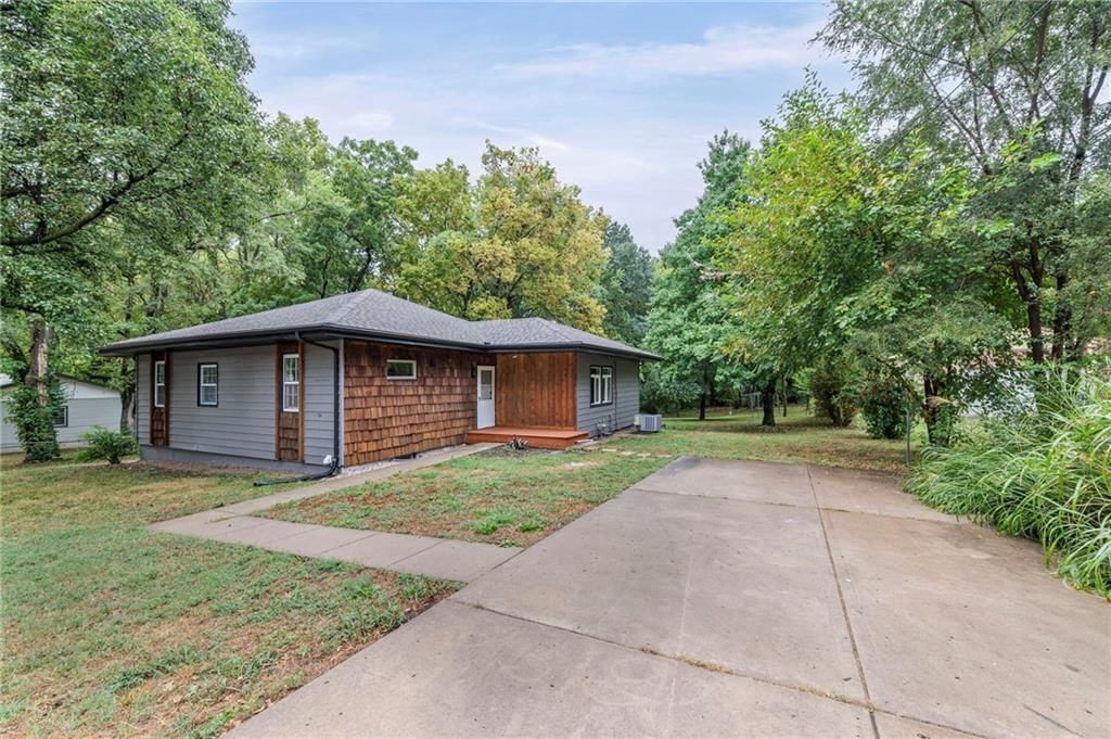 116 N Emerson Avenue, Claycomo, MO