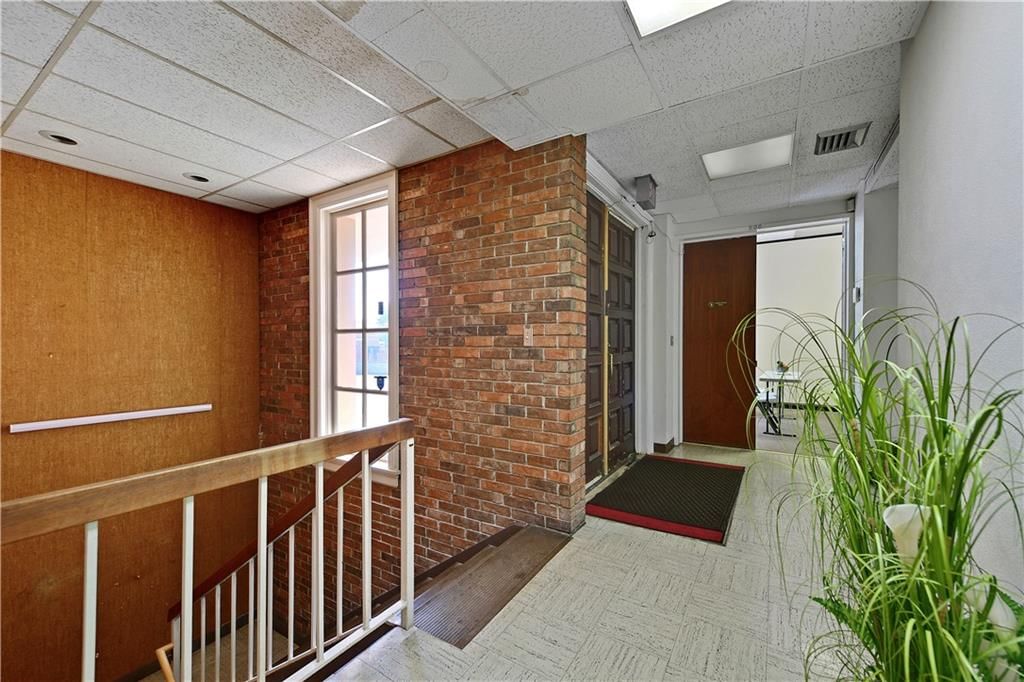 120 S Liberty Street — photo 23