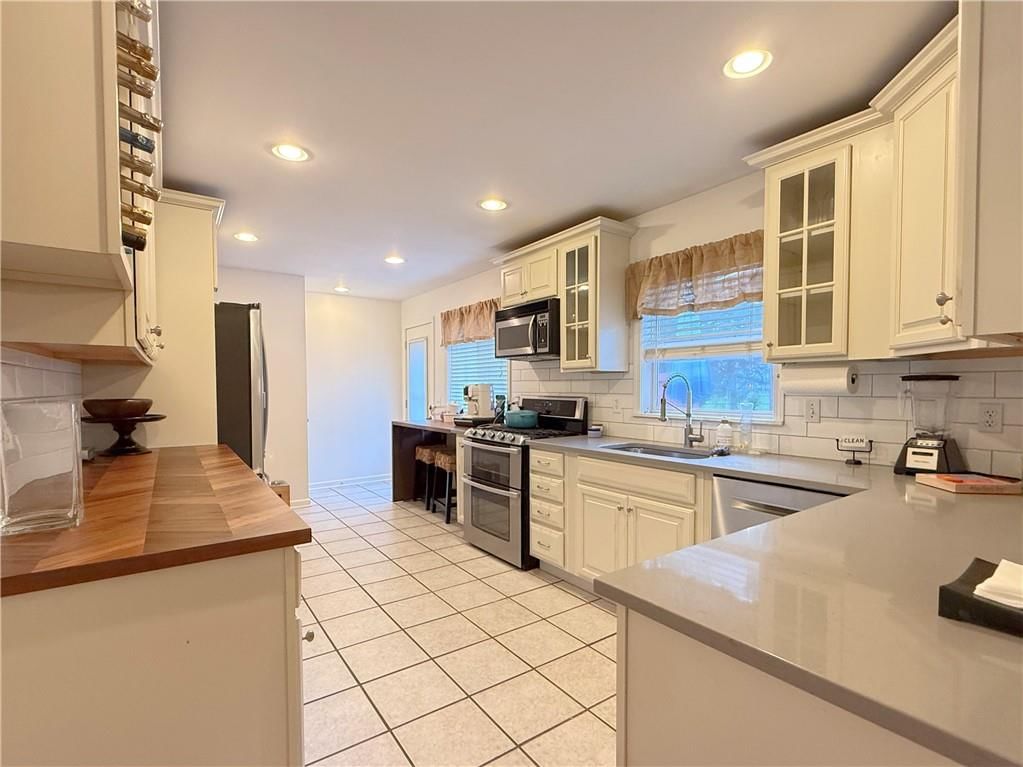8228 Ensley Lane — photo 9