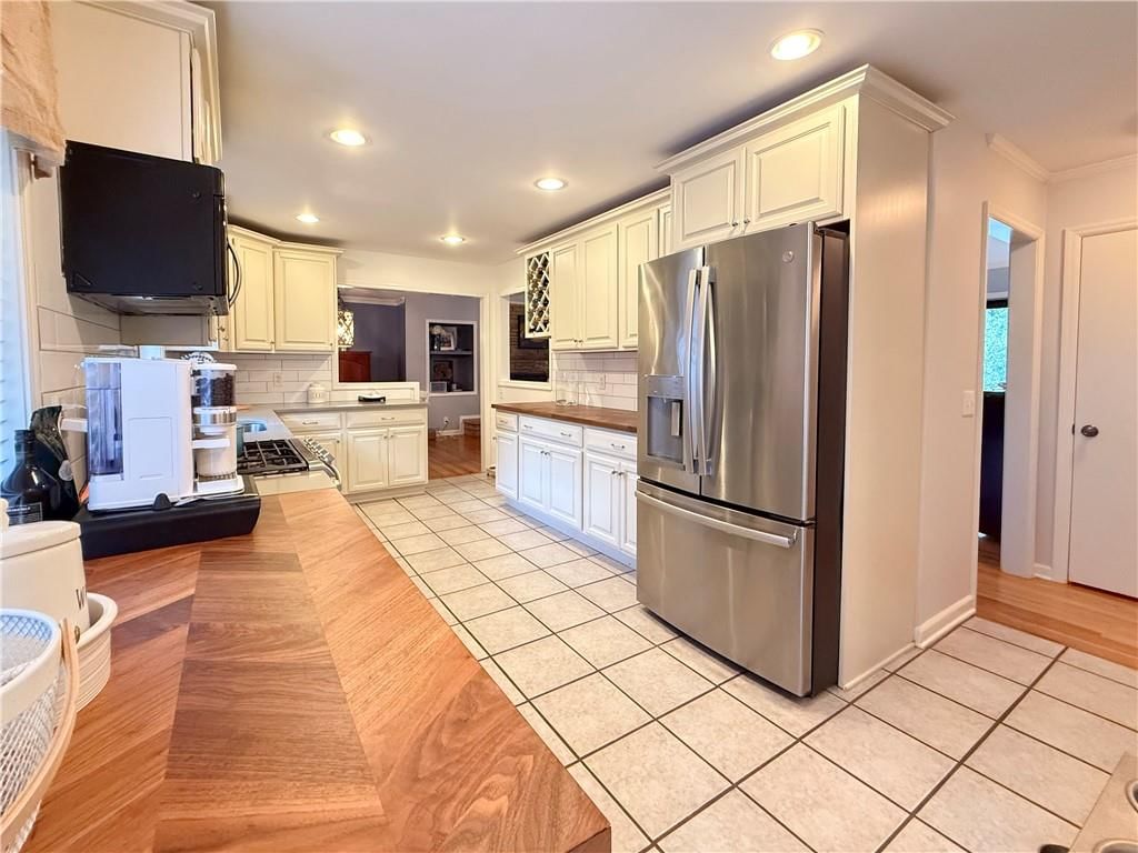 8228 Ensley Lane — photo 11
