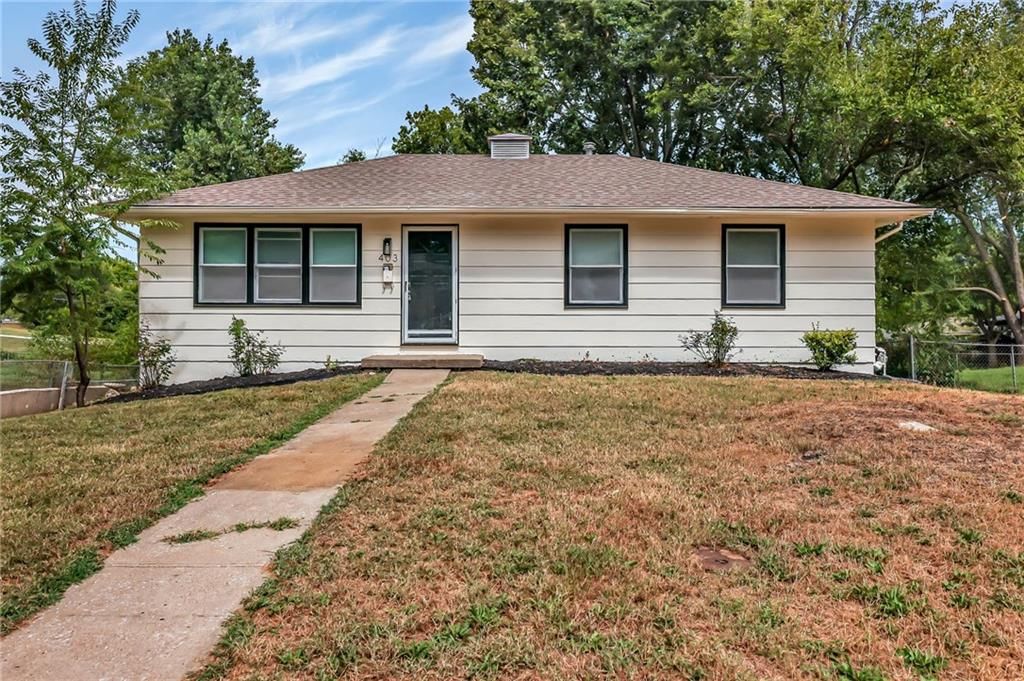 403 NW LAKEVIEW Road, Blue Springs, MO