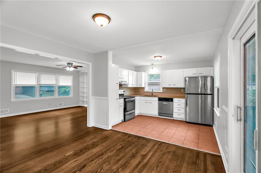 403 NW LAKEVIEW Road — photo 11