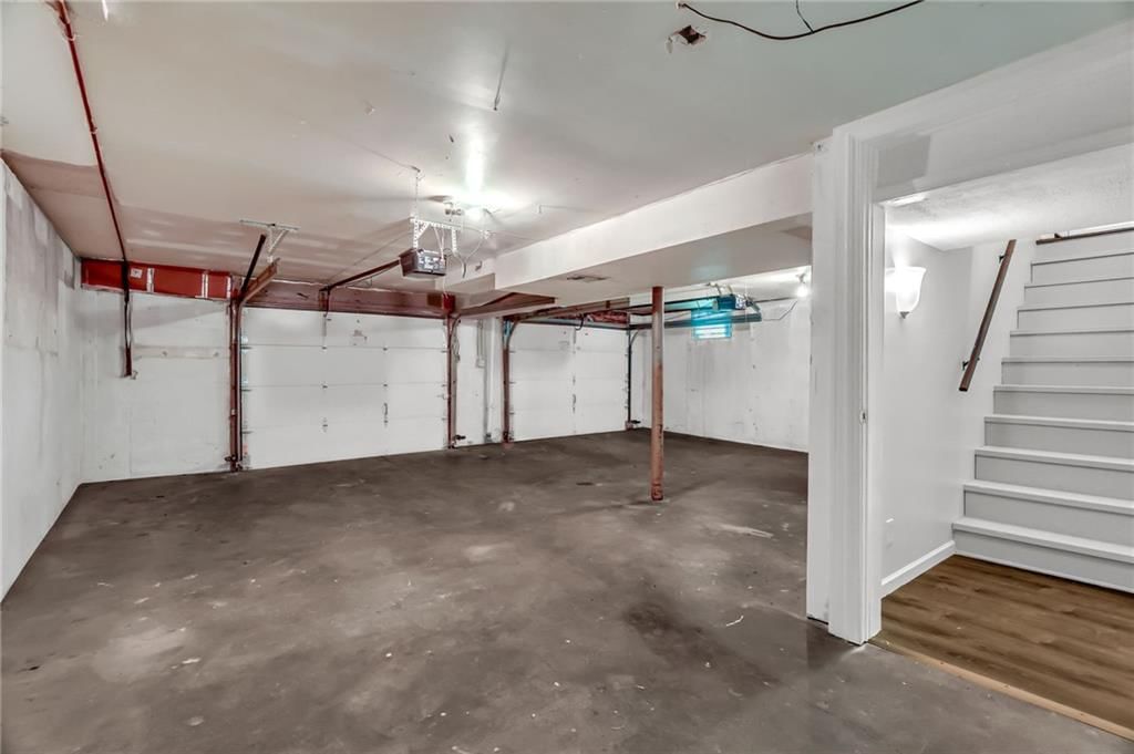403 NW LAKEVIEW Road — photo 12