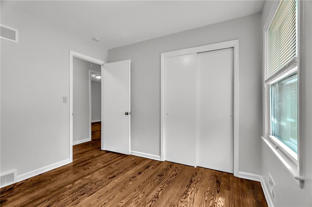 403 NW LAKEVIEW Road — photo 14