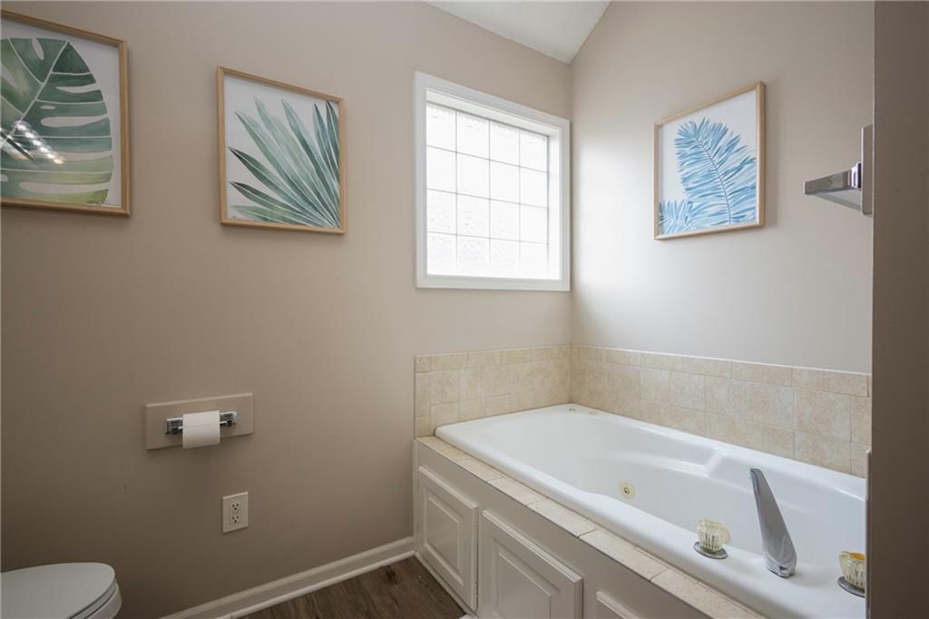11432 N Ewing Avenue — photo 21