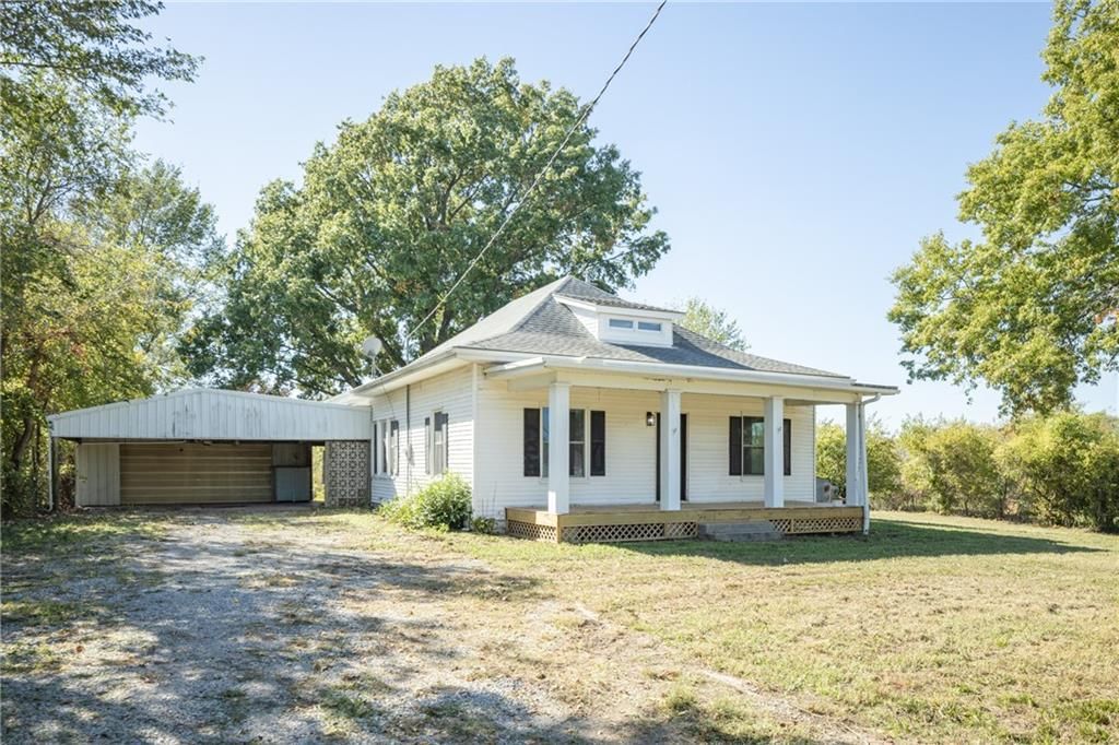 7798 3rd Street, Higginsville, MO