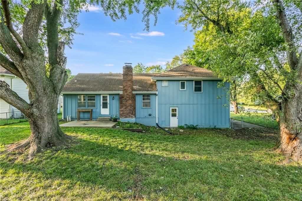 Photo 4 of 28 - 6709 E 126th Street
