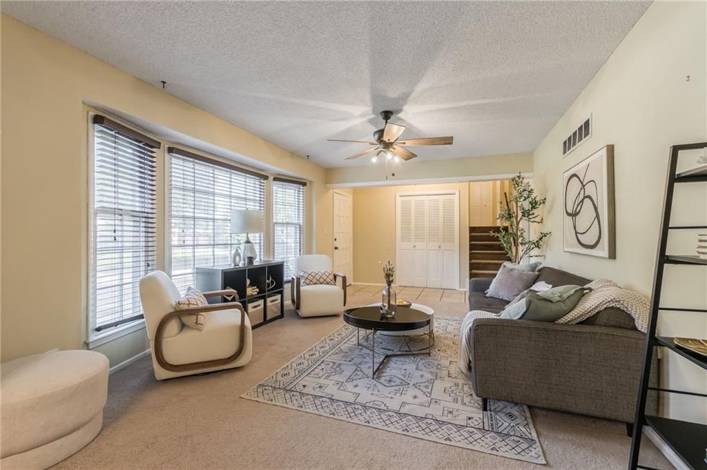 Photo 9 of 28 - 6709 E 126th Street