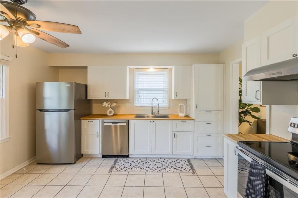 Photo 14 of 28 - 6709 E 126th Street