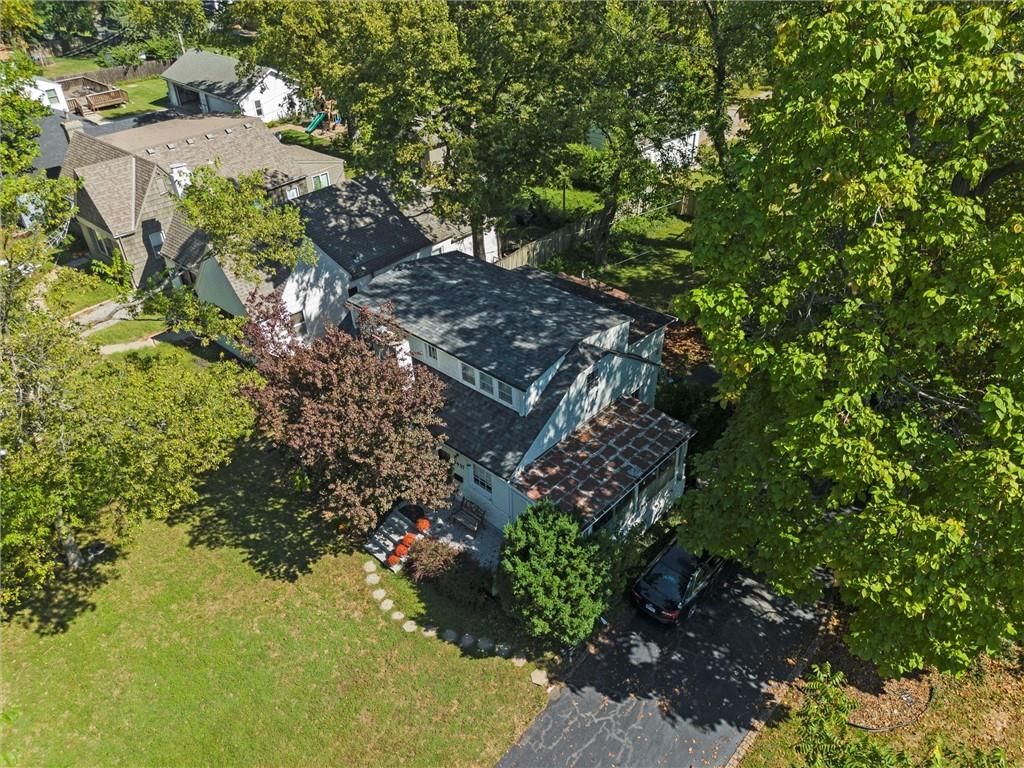 7437 Belinder Avenue — photo 2