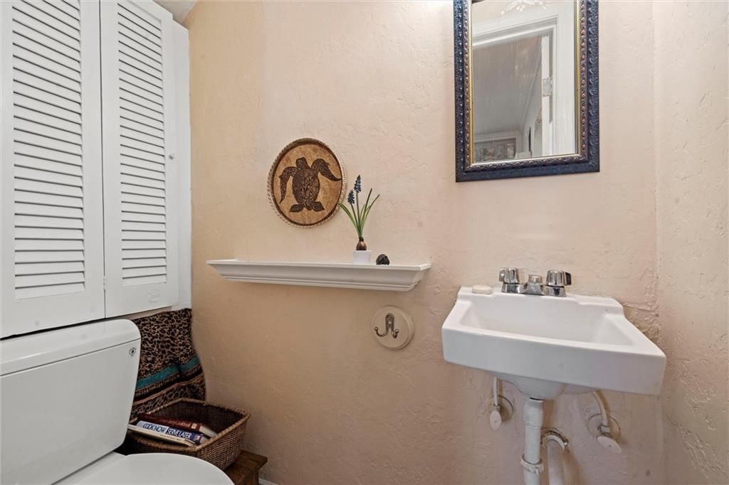 7437 Belinder Avenue — photo 32