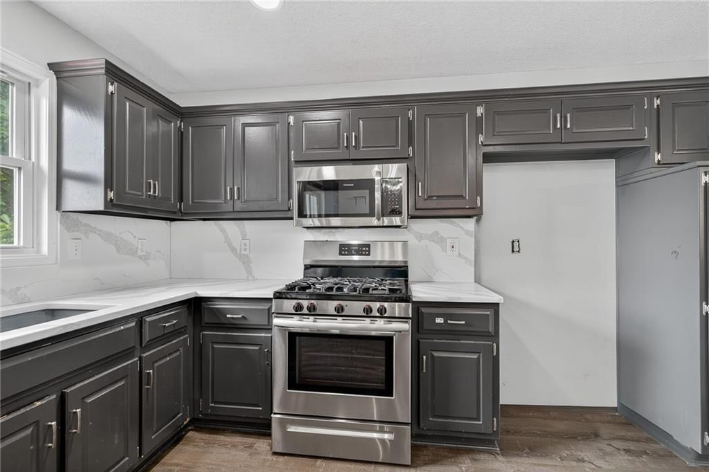 21217 W 55th Terrace — photo 11