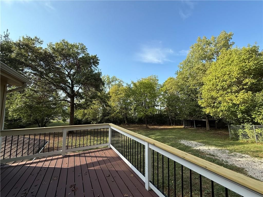 Photo 18 of 25 - 37112 E R D Mize Road