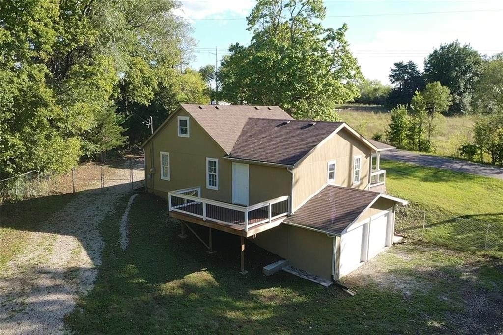 Photo 19 of 25 - 37112 E R D Mize Road
