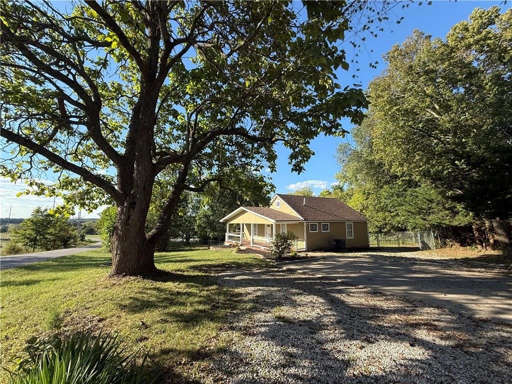 Photo 20 of 25 - 37112 E R D Mize Road