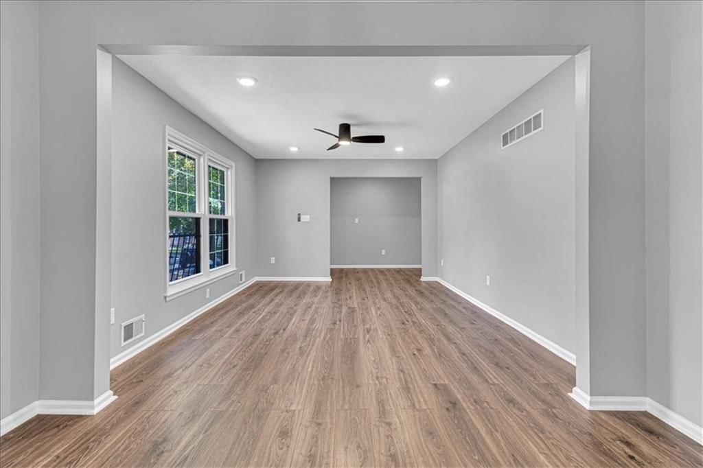11707 E 60th Terrace — photo 9