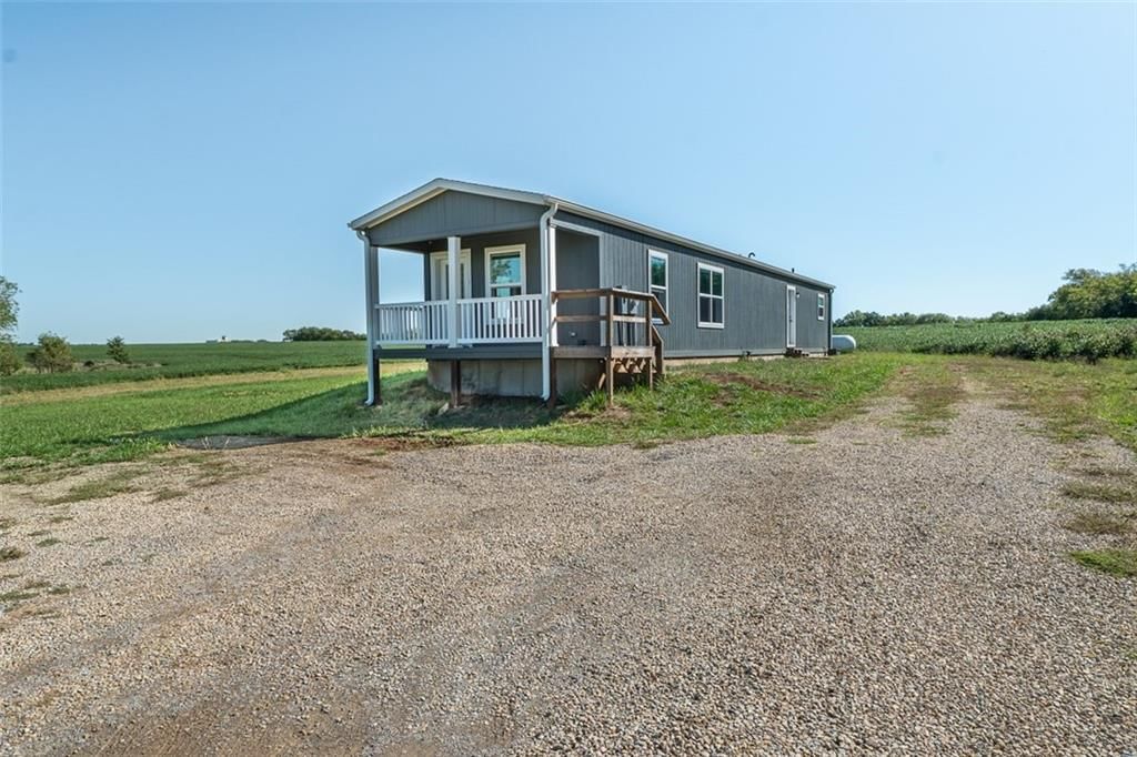 16878 S Ratner Road, Overbrook, KS