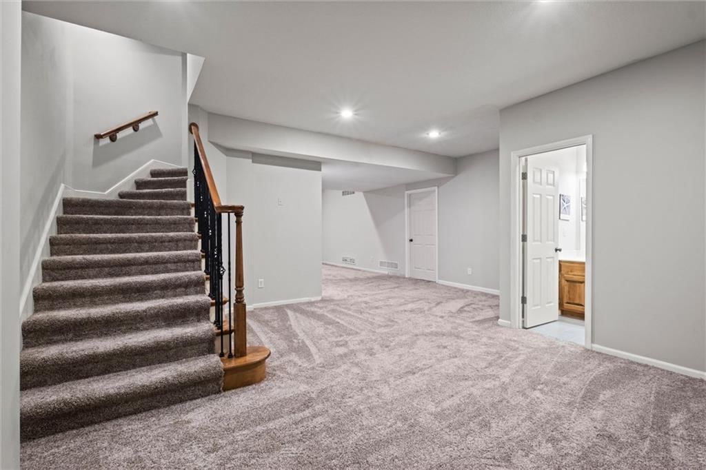 14605 Carter Street — photo 33