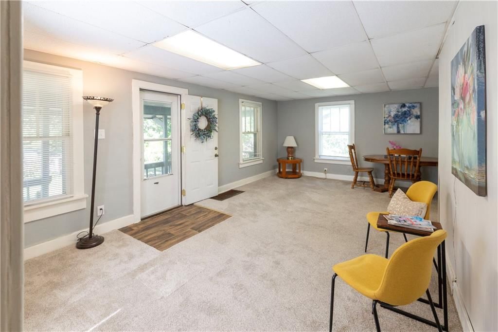 Photo 11 of 28 - 3905 N Jackson Avenue