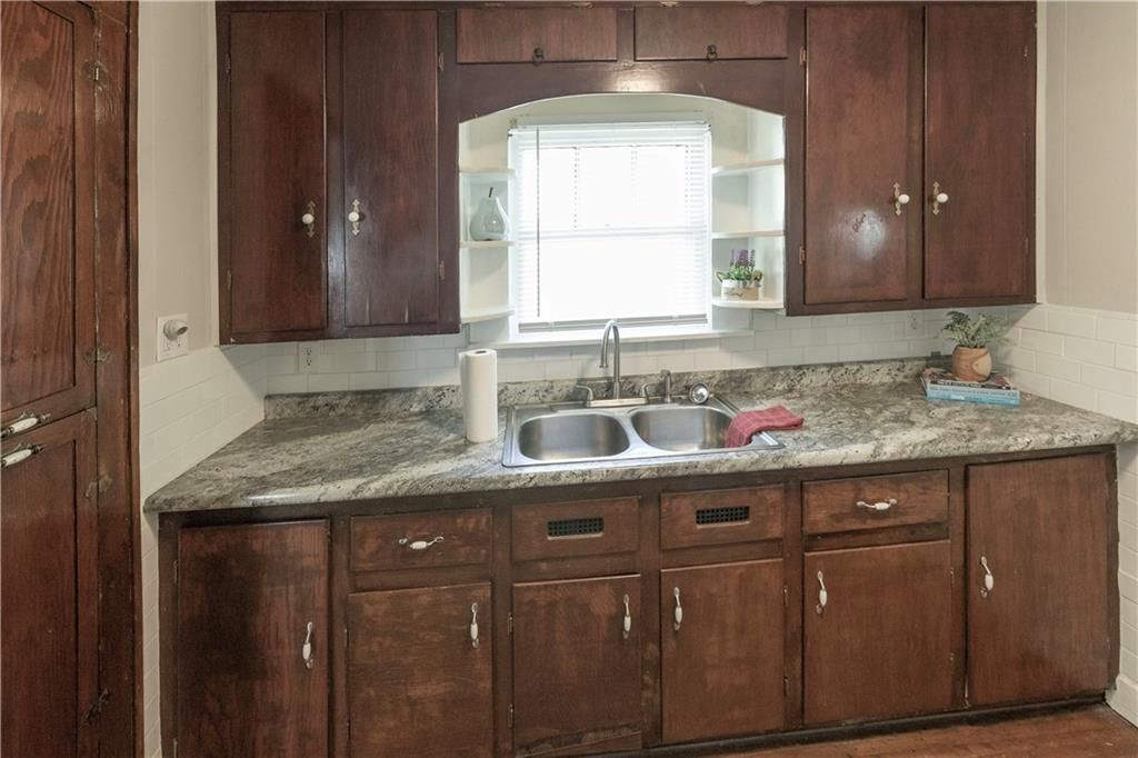 Photo 13 of 28 - 3905 N Jackson Avenue