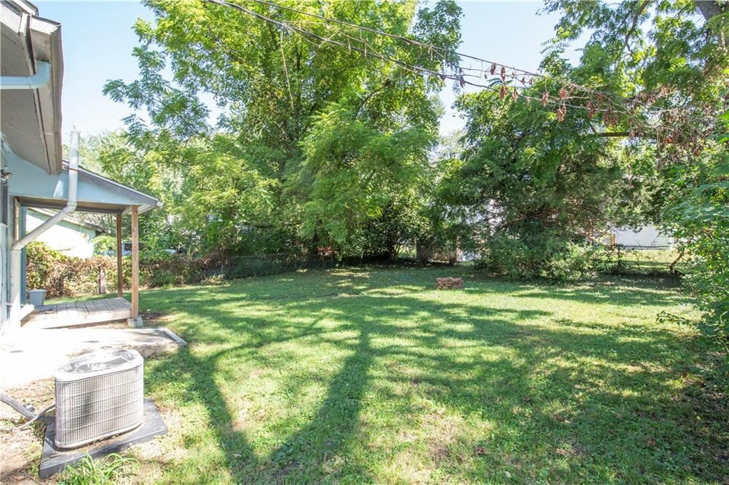 Photo 23 of 28 - 3905 N Jackson Avenue