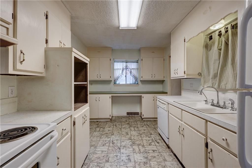 5545 Fountain Road — photo 8