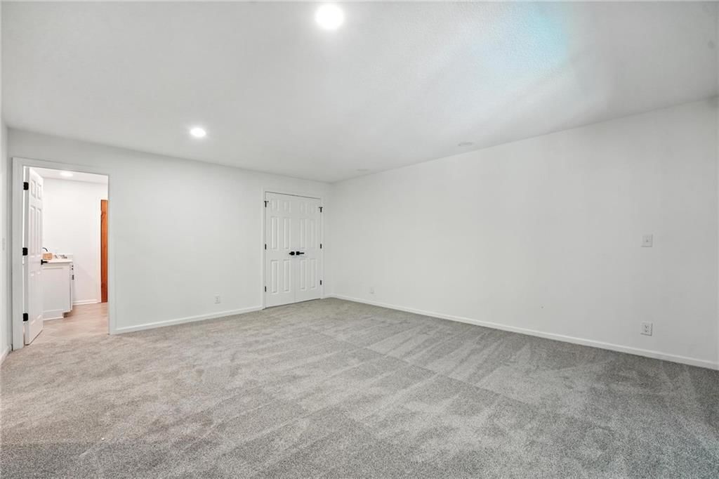 12468 Linden Street — photo 53