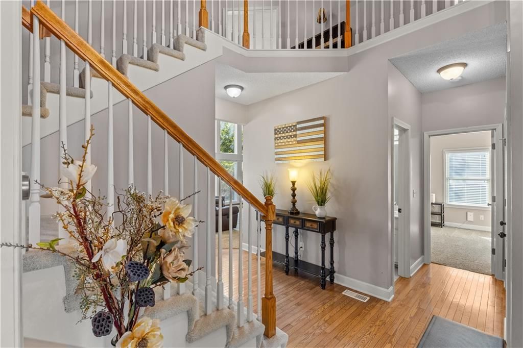 Photo 9 of 35 - 16277 S CHESTER Street