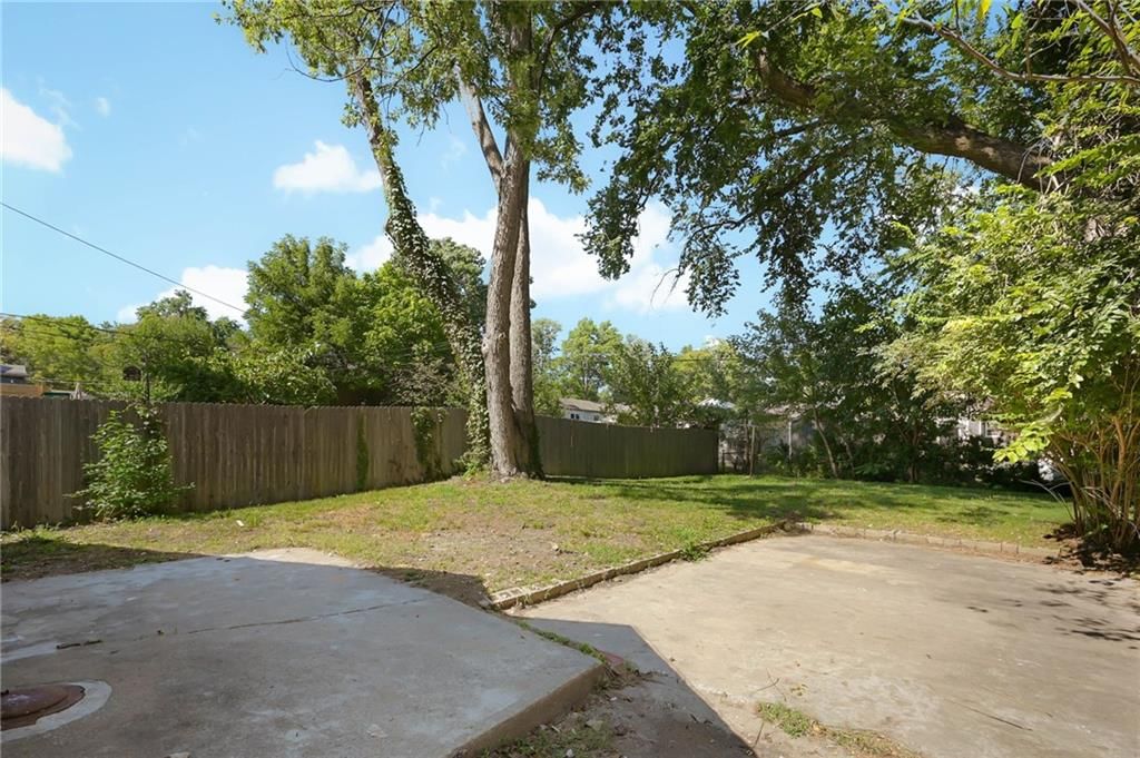 Photo 20 of 21 - 206 E 80th Street