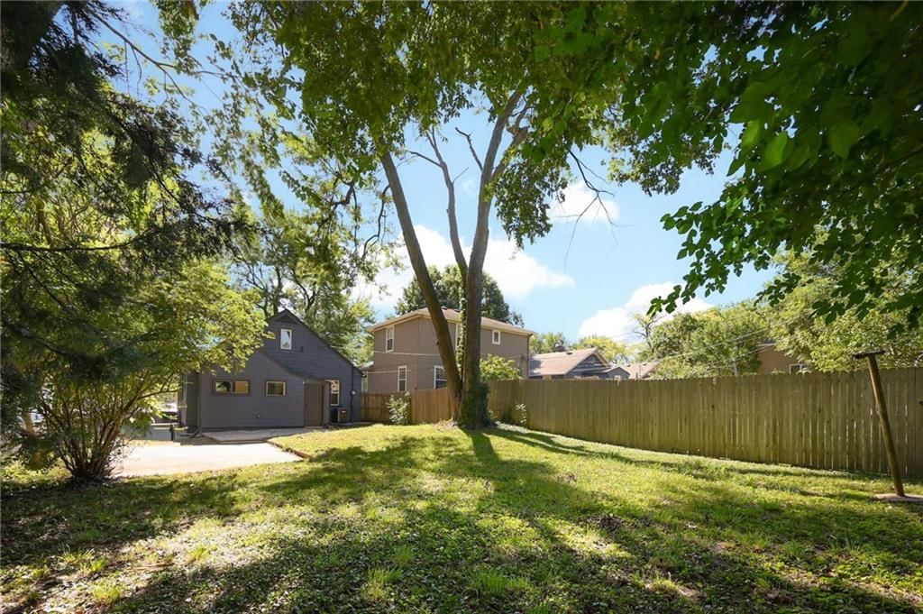 Photo 21 of 21 - 206 E 80th Street
