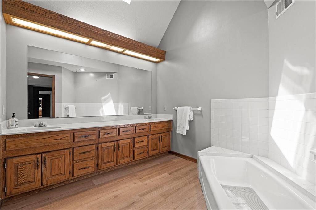 1121 SE Timbercreek Lane — photo 21