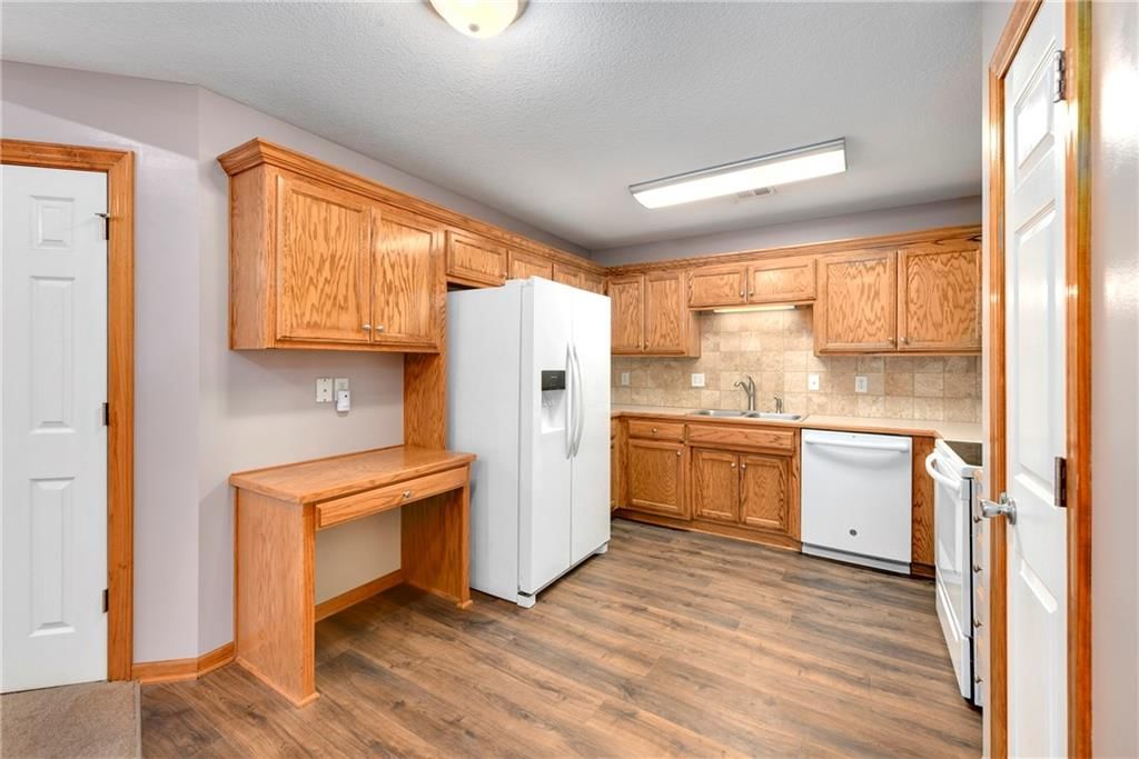 15628 Landauer Circle — photo 10