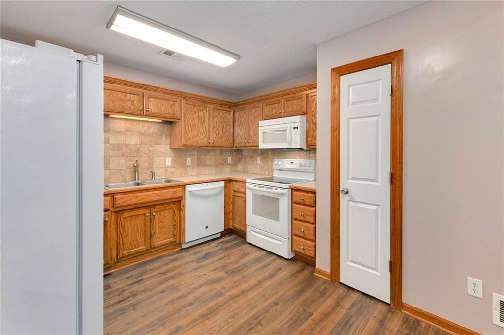 15628 Landauer Circle — photo 11