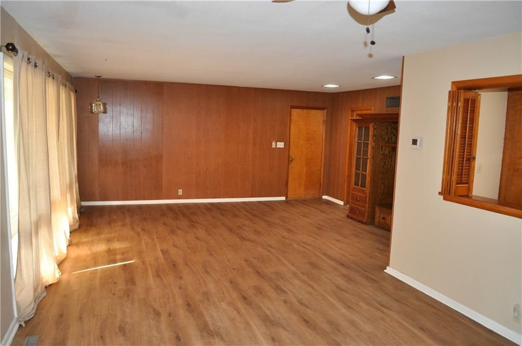 401 N Oak Street — photo 4