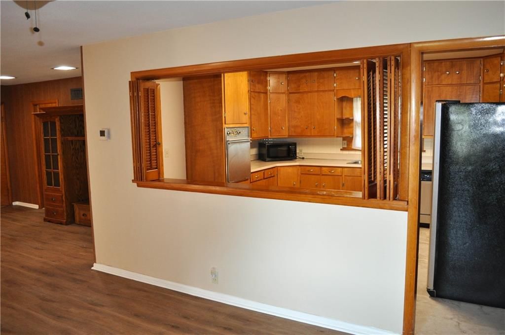 401 N Oak Street — photo 5