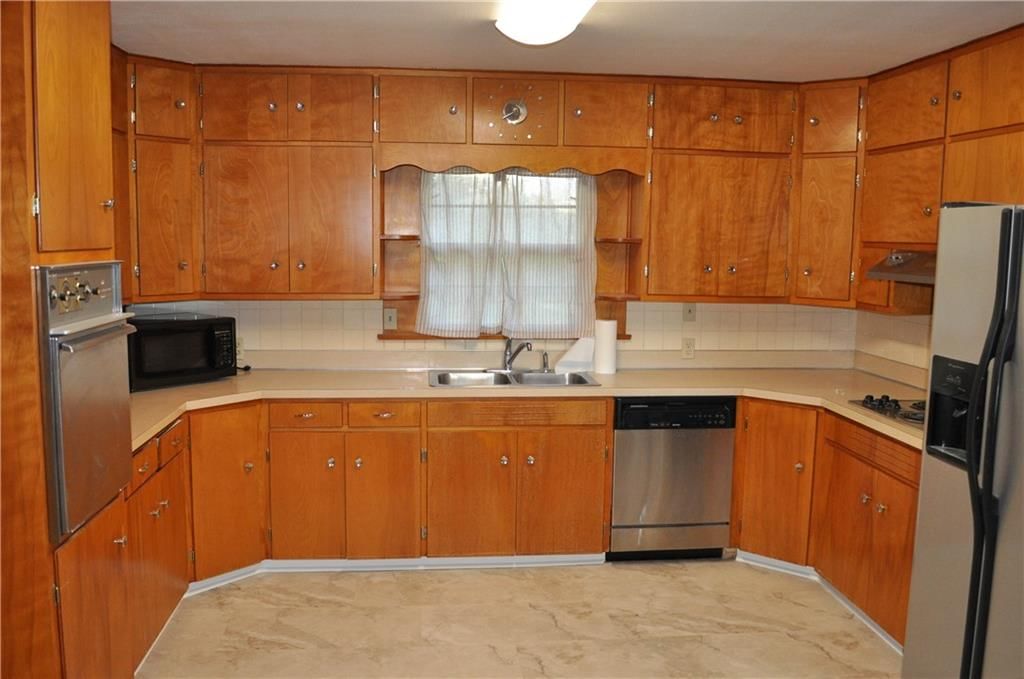 401 N Oak Street — photo 8
