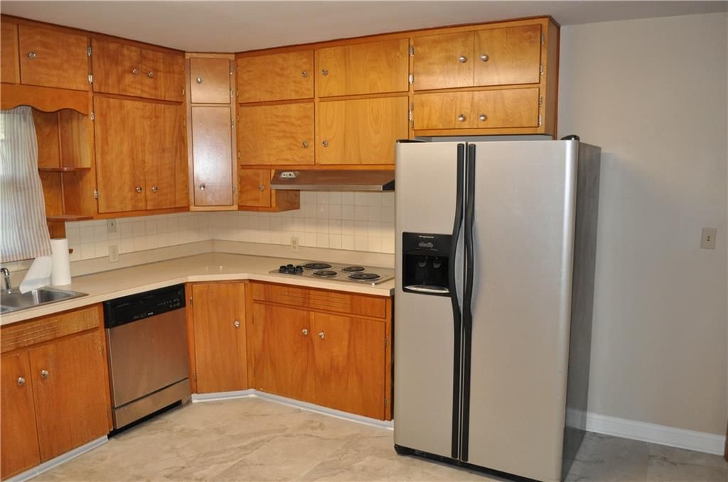 401 N Oak Street — photo 9