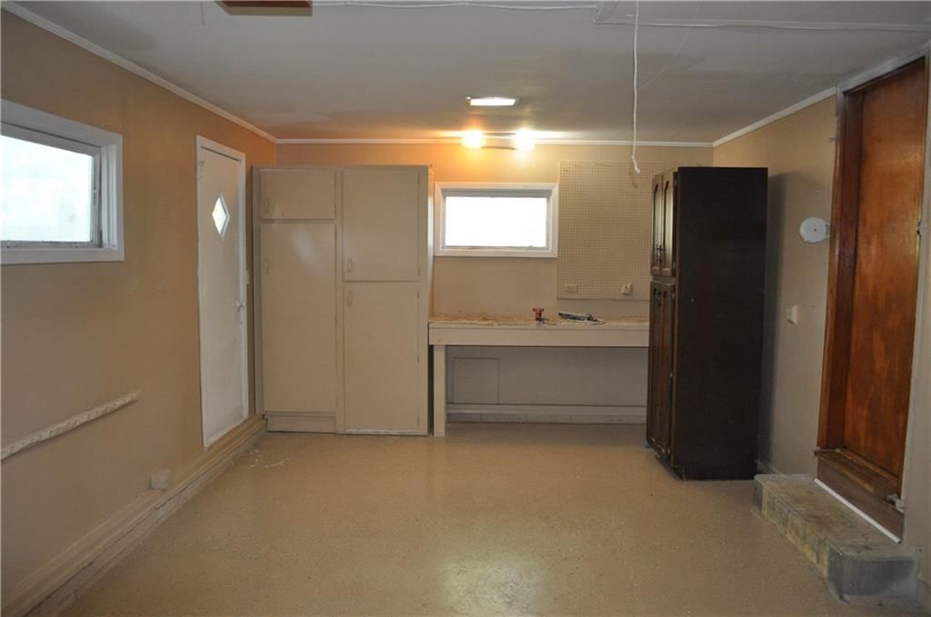 401 N Oak Street — photo 14