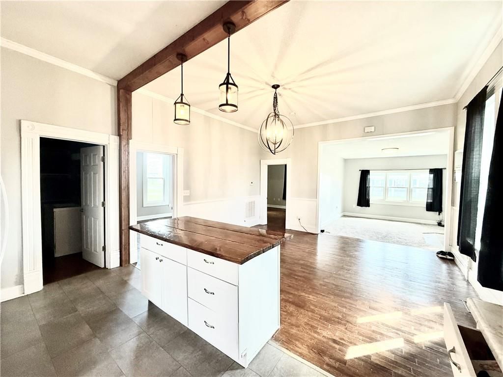 401 W 11th Street — photo 3