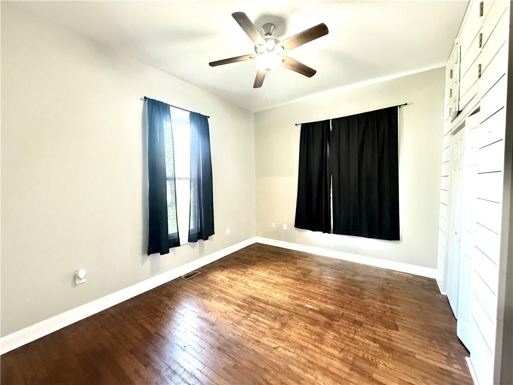 401 W 11th Street — photo 12