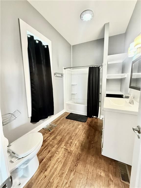 401 W 11th Street — photo 13
