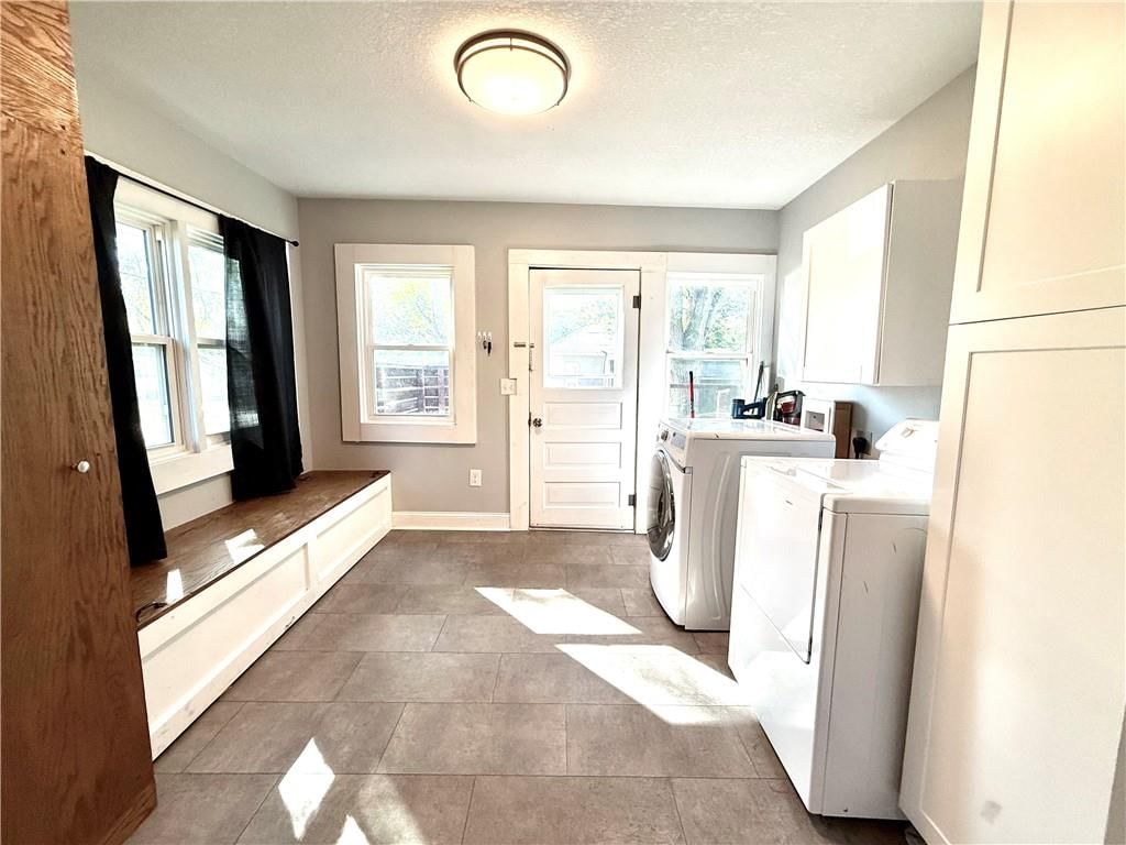 401 W 11th Street — photo 16