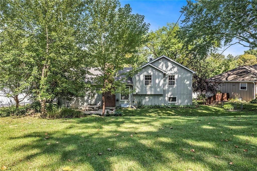 10017 W 68th Street — photo 27